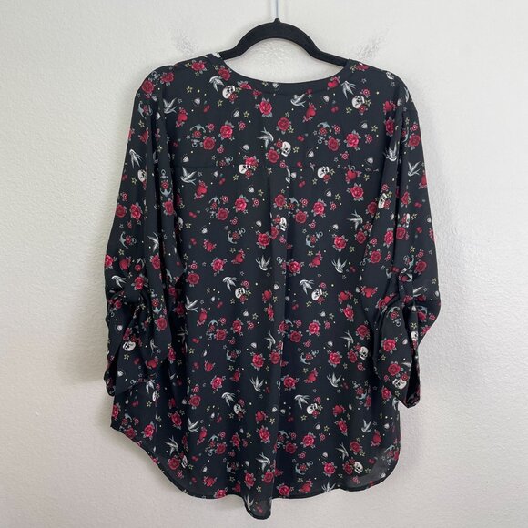 Torrid Harper Womens Plus 2X Black Floral Skull Lace Up Blouse Pixxy Tattoo Icon - Picture 9 of 11
